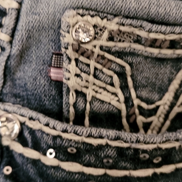 Vigoss Jean shorts size 9 - Picture 6 of 8